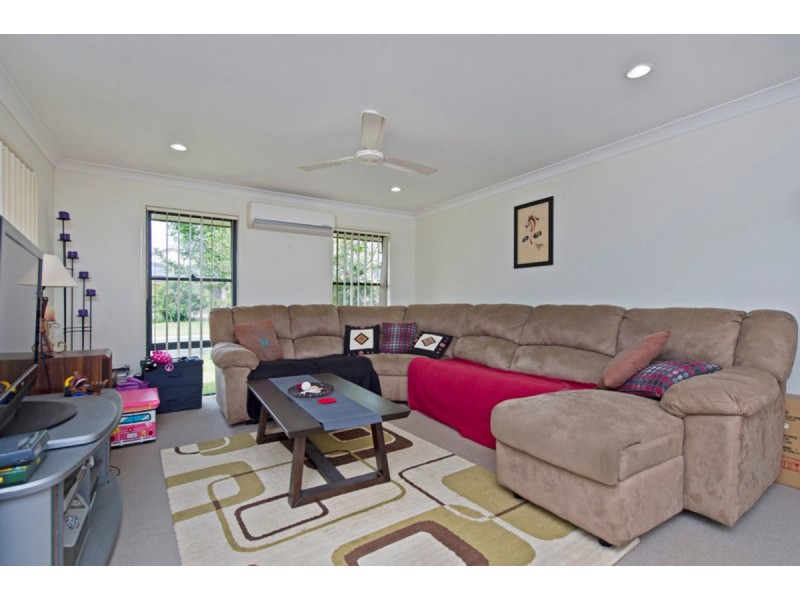 2/2 Moss Terrace, Pimpama QLD 4209