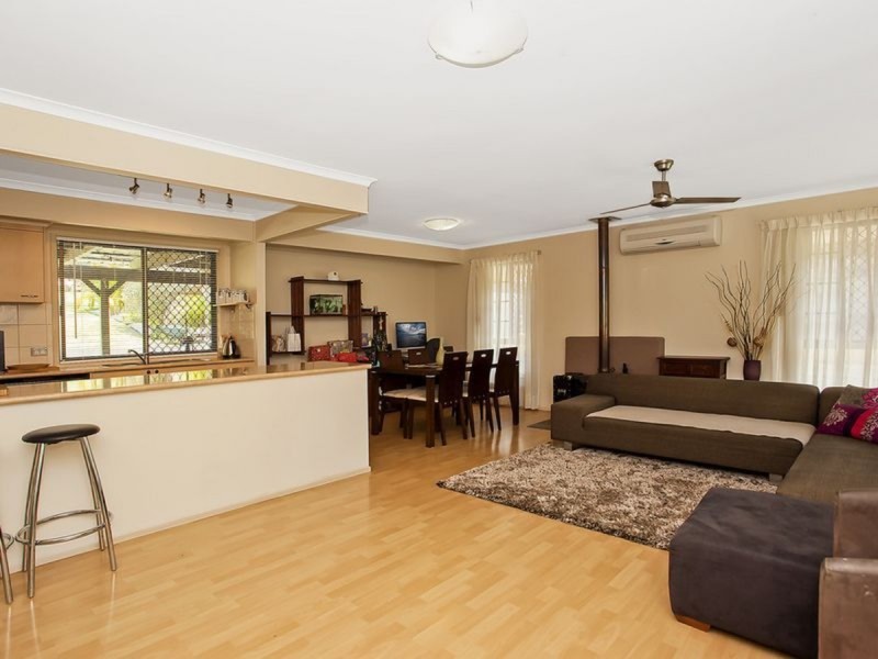 8 Guthrie Parade, Carrara QLD 4211