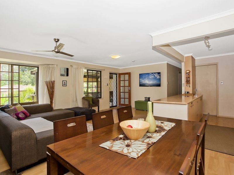 8 Guthrie Parade, Carrara QLD 4211