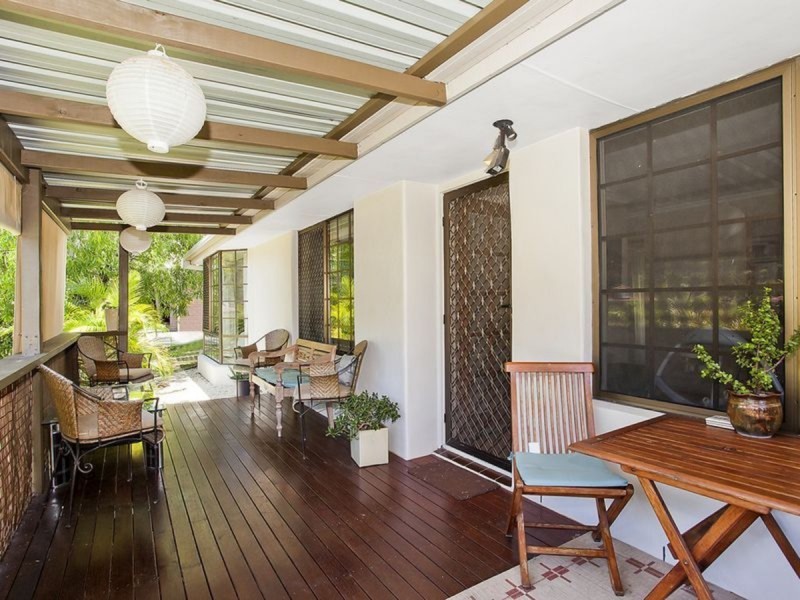 8 Guthrie Parade, Carrara QLD 4211