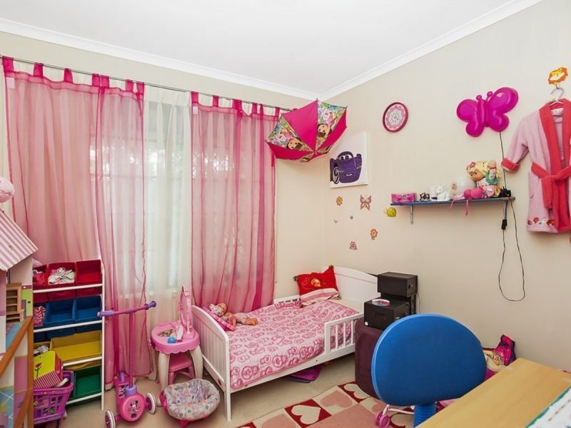 8 Guthrie Parade, Carrara QLD 4211