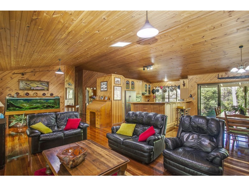 27 Hoop Pine Court, Advancetown QLD 4211