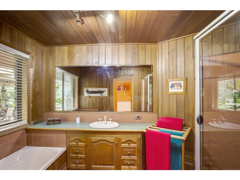 27 Hoop Pine Court, Advancetown QLD 4211