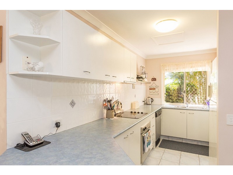 2/3 Kowhai Place, Nerang QLD 4211