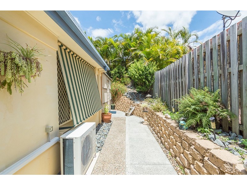 2/3 Kowhai Place, Nerang QLD 4211