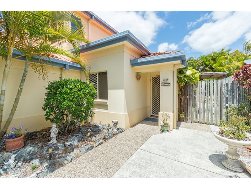 2/3 Kowhai Place, Nerang QLD 4211