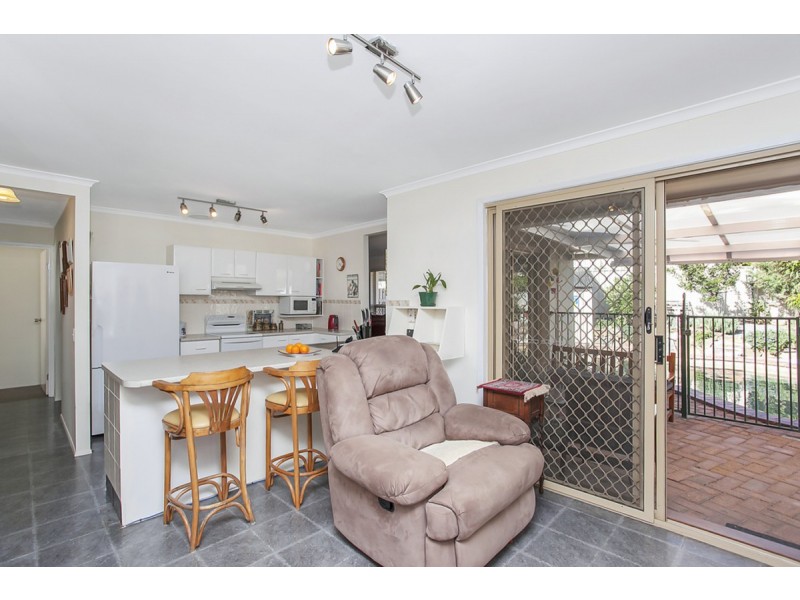 12 Leesa Court, Highland Park QLD 4211