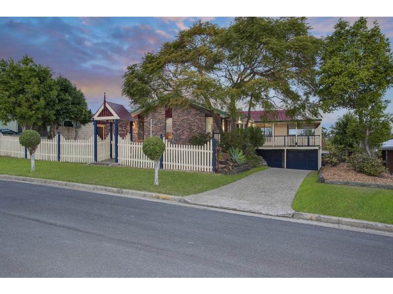 4 Carrabean Avenue, Ashmore QLD 4214