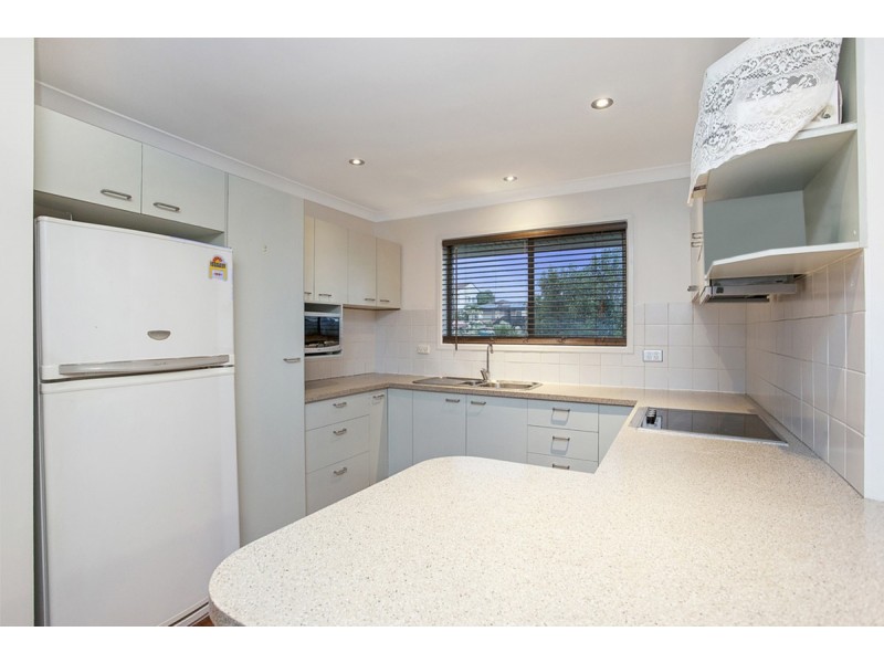 4 Carrabean Avenue, Ashmore QLD 4214