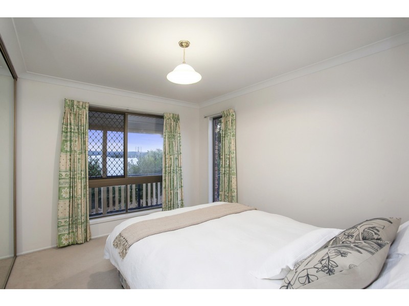 4 Carrabean Avenue, Ashmore QLD 4214