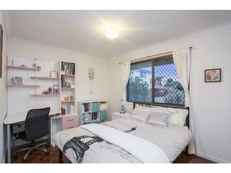 4 Carrabean Avenue, Ashmore QLD 4214