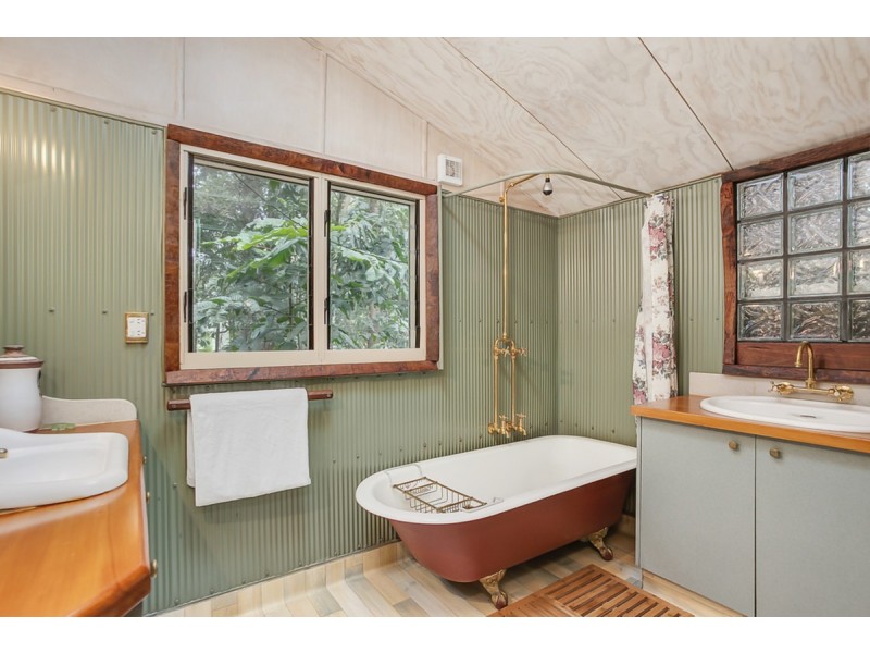 25 Gwongorella Parade, Springbrook QLD 4213