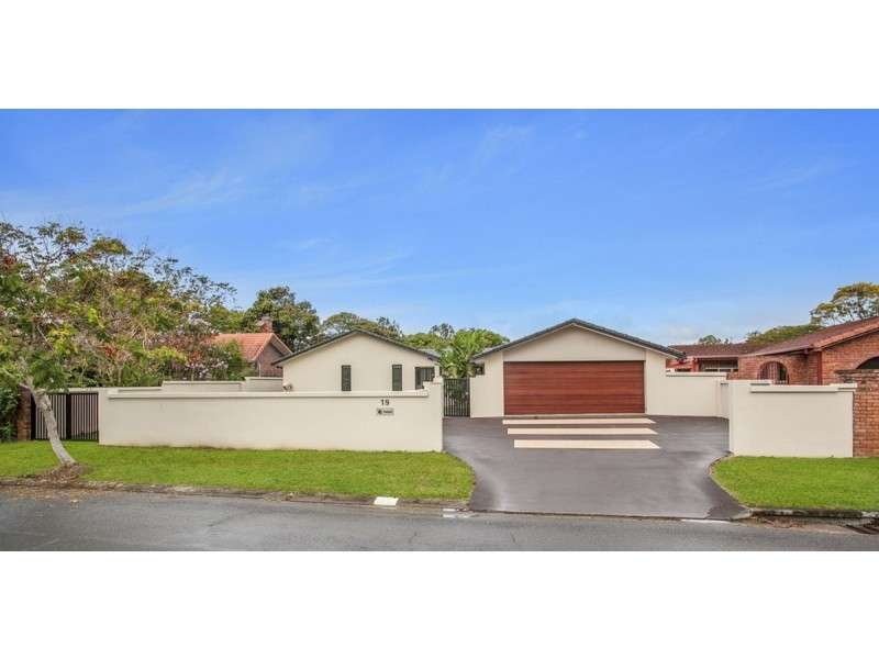 19 Nerang River Drive, Nerang QLD 4211