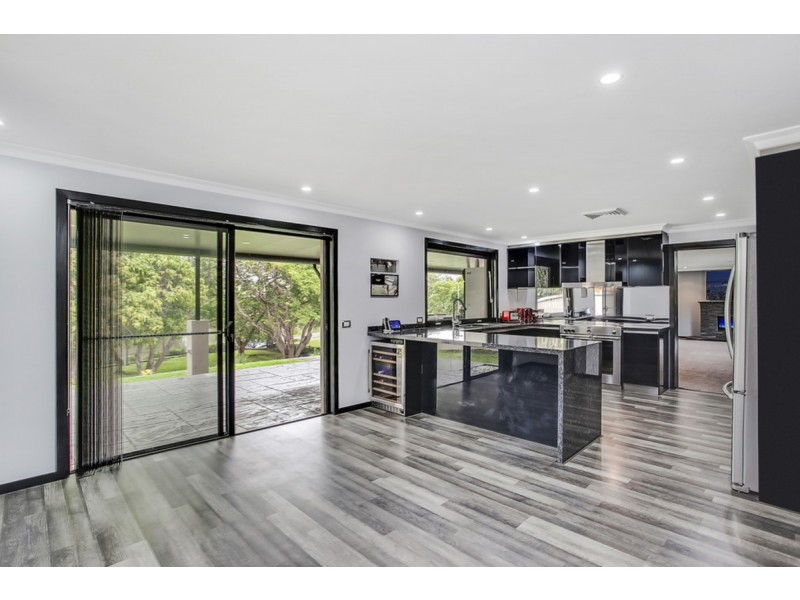 19 Nerang River Drive, Nerang QLD 4211
