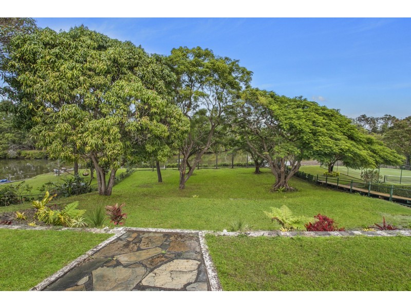 19 Nerang River Drive, Nerang QLD 4211