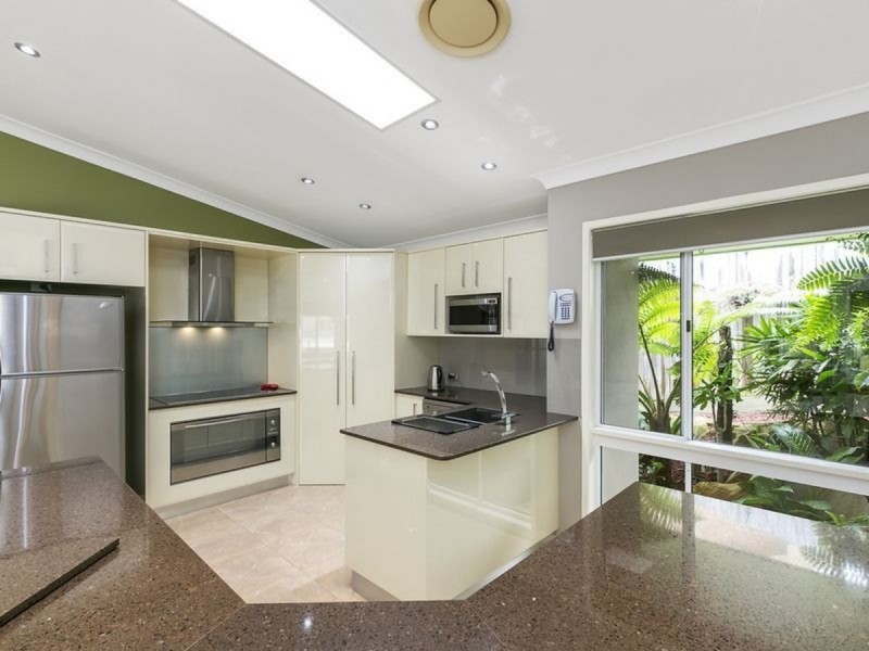 17 Foxhill Court, Carrara QLD 4211