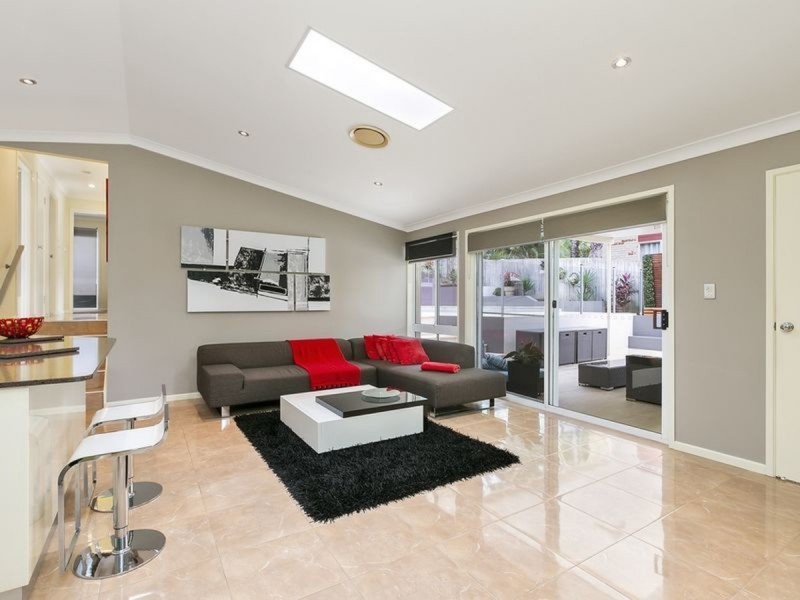 17 Foxhill Court, Carrara QLD 4211