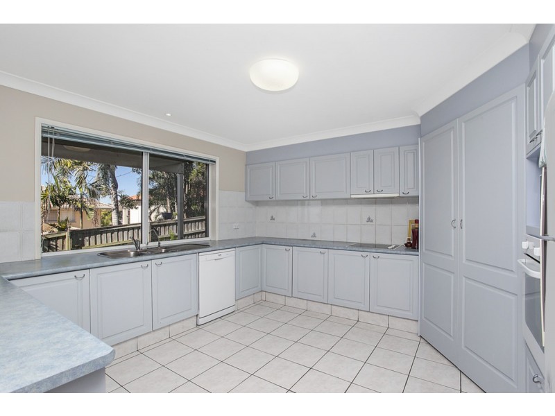 18 Moroccan Street, Highland Park QLD 4211