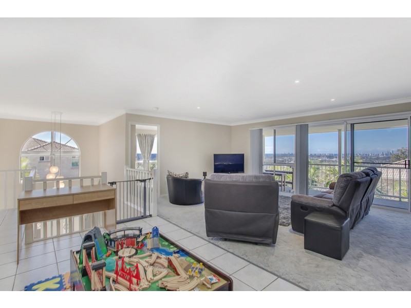 18 Moroccan Street, Highland Park QLD 4211