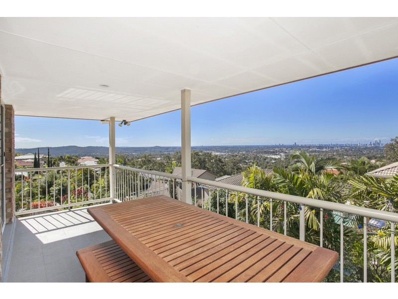 18 Moroccan Street, Highland Park QLD 4211