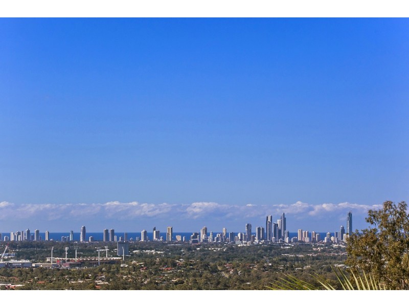 18 Moroccan Street, Highland Park QLD 4211