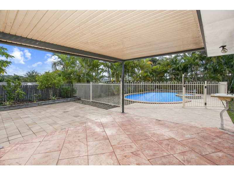 8 Issell Place, Highland Park QLD 4211