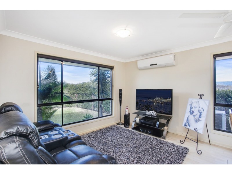 28 Maui Crescent, Oxenford QLD 4210