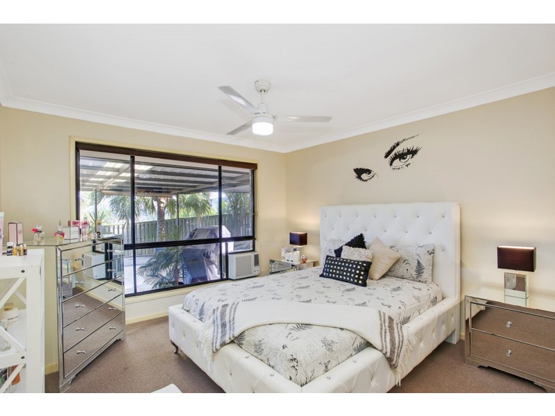 28 Maui Crescent, Oxenford QLD 4210