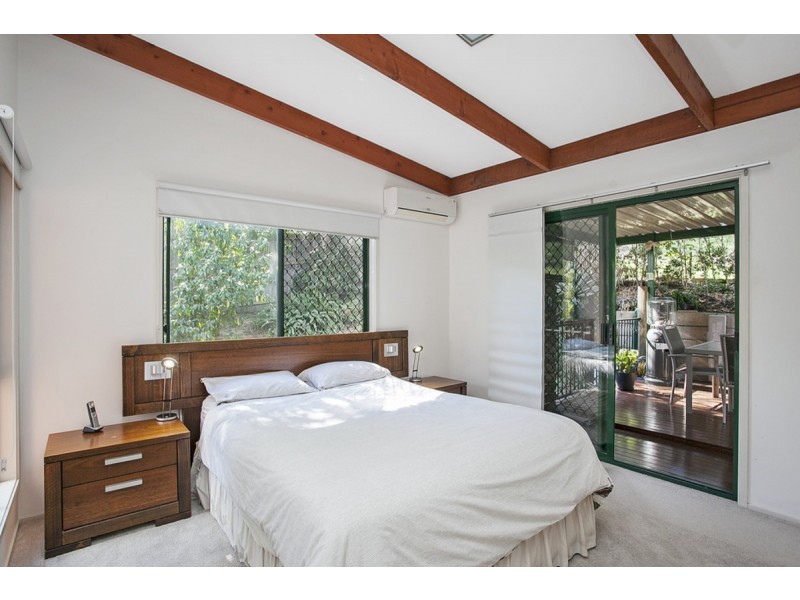 18 Stonehaven Place, Highland Park QLD 4211