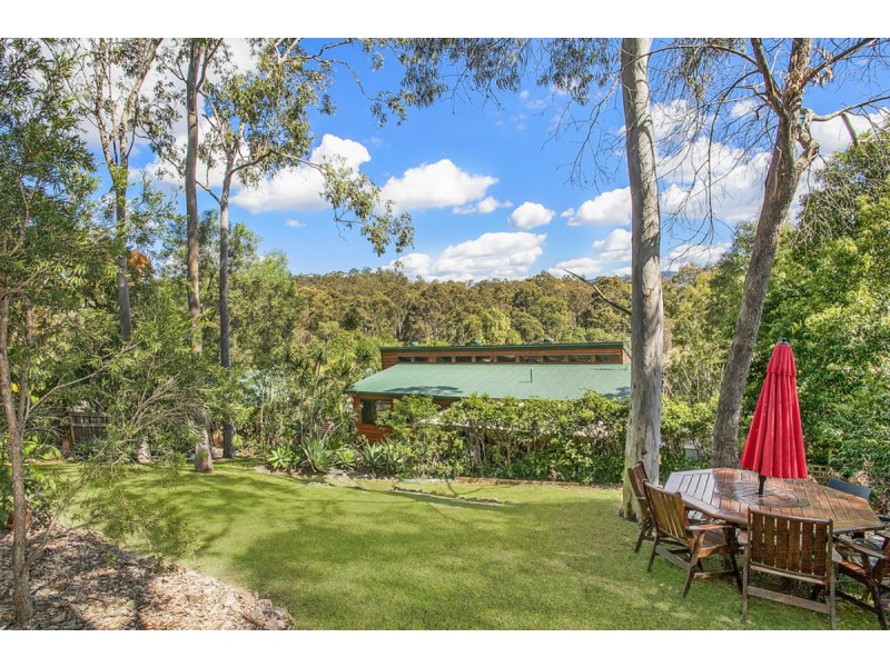 18 Stonehaven Place, Highland Park QLD 4211