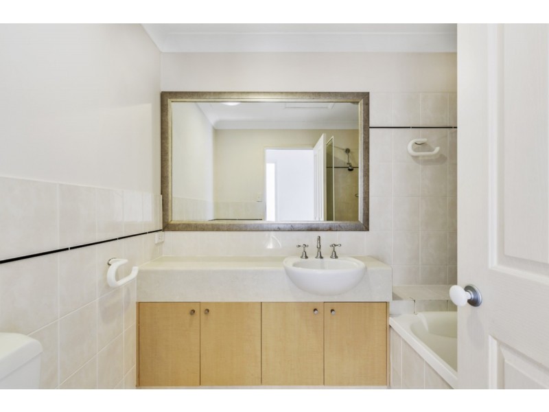 12A/64 Gilston Road, Nerang QLD 4211