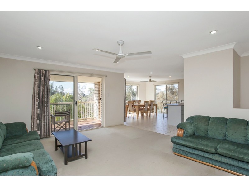 9 Tara Vista Boulevard, Highland Park QLD 4211