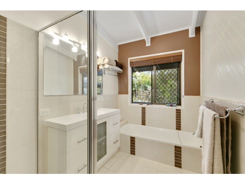 10 Winderadeen Court, Nerang QLD 4211