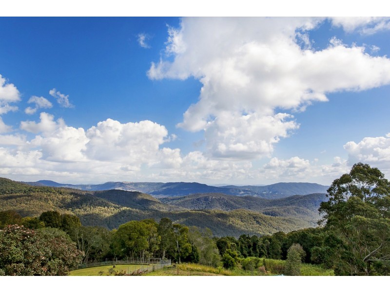 24 Outlook Avenue, Lower Beechmont QLD 4211