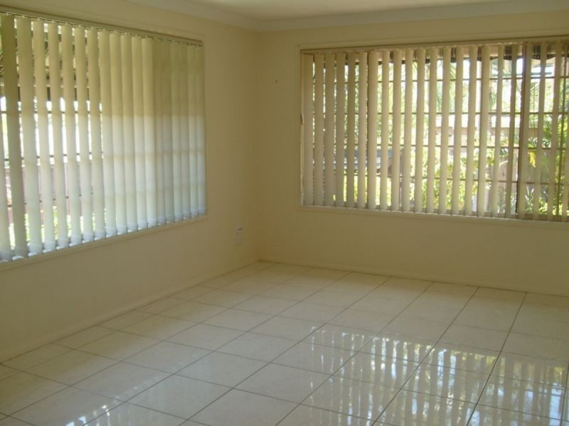 30 Armstrong Way, Highland Park QLD 4211