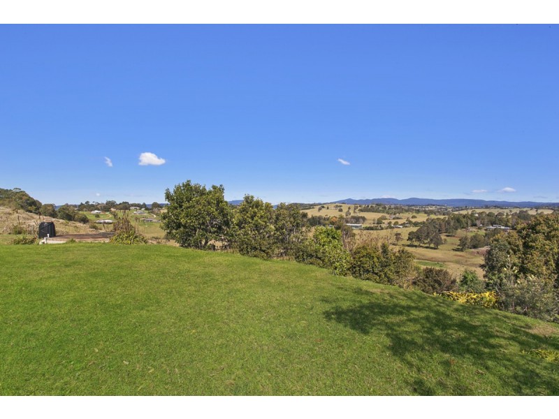 16 Gumtree Court, Beechmont QLD 4211