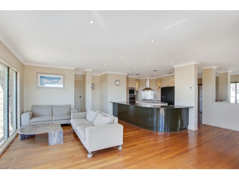 38 Woolmere Street, Carrara QLD 4211