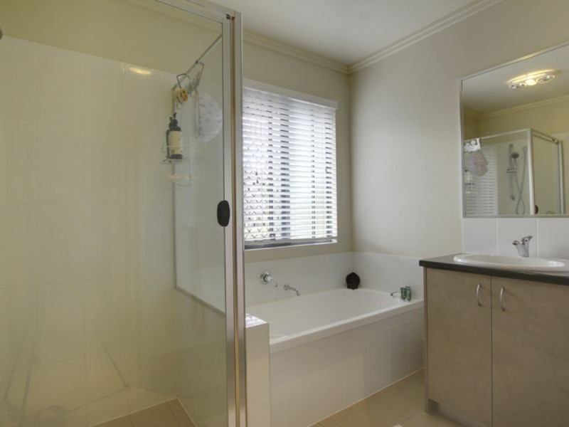 1 King Quail Court, Gilston QLD 4211