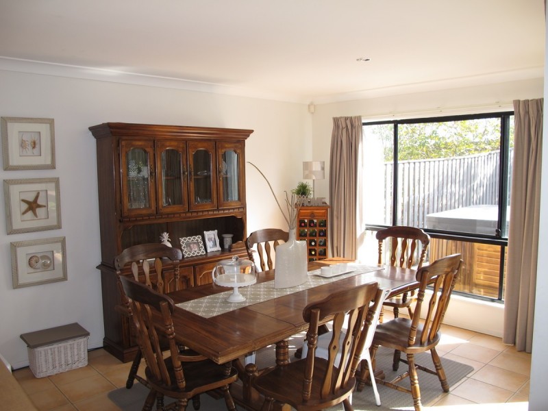 2/25 McRae Circuit, Pacific Pines QLD 4211