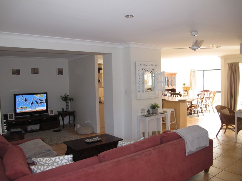2/25 McRae Circuit, Pacific Pines QLD 4211