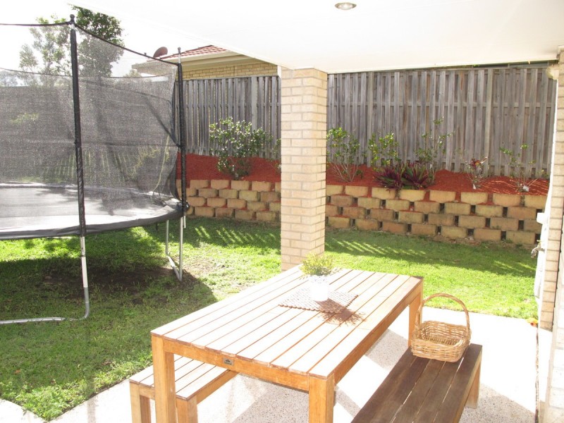 2/25 McRae Circuit, Pacific Pines QLD 4211