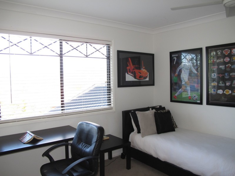 2/25 McRae Circuit, Pacific Pines QLD 4211