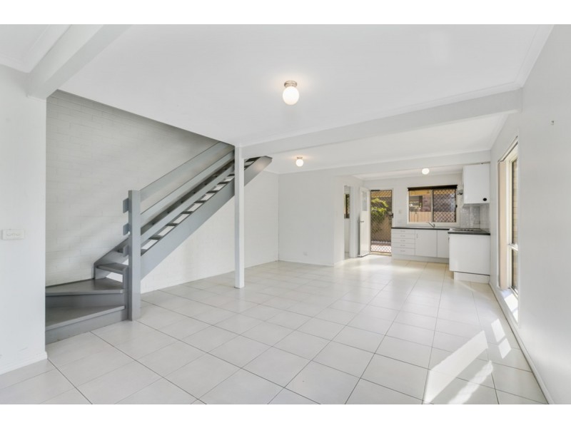 8/159 Pappas Way, Carrara QLD 4211