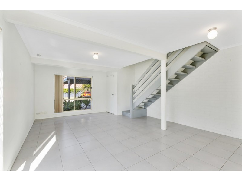 8/159 Pappas Way, Carrara QLD 4211