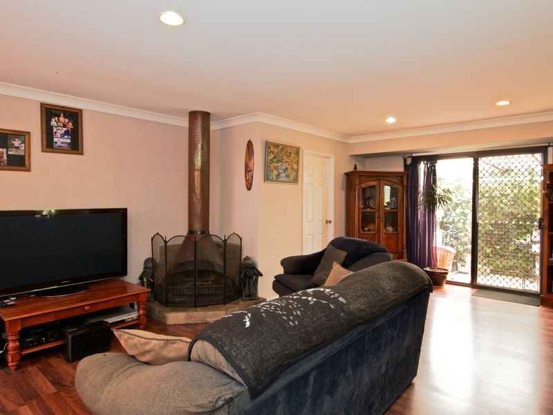 16 Jabiluka Drive, Highland Park QLD 4211