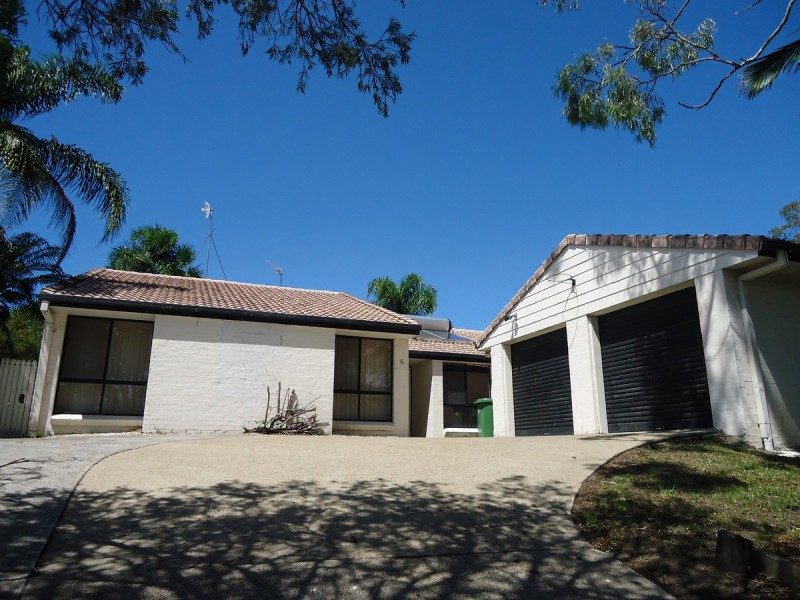 6 Cozens Way, Highland Park QLD 4211