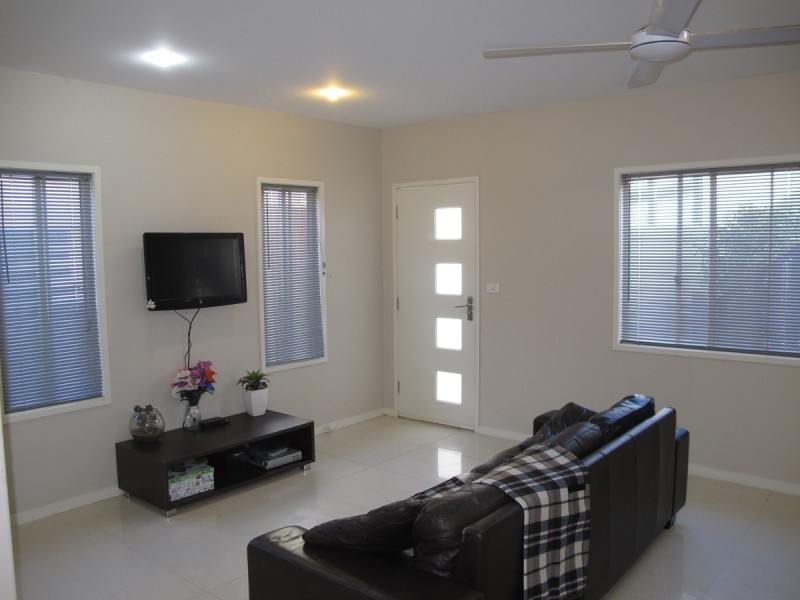 Unit 2, 2/28 Harley Street, Labrador QLD 4215