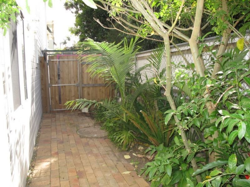 Unit 2, 2/28 Harley Street, Labrador QLD 4215