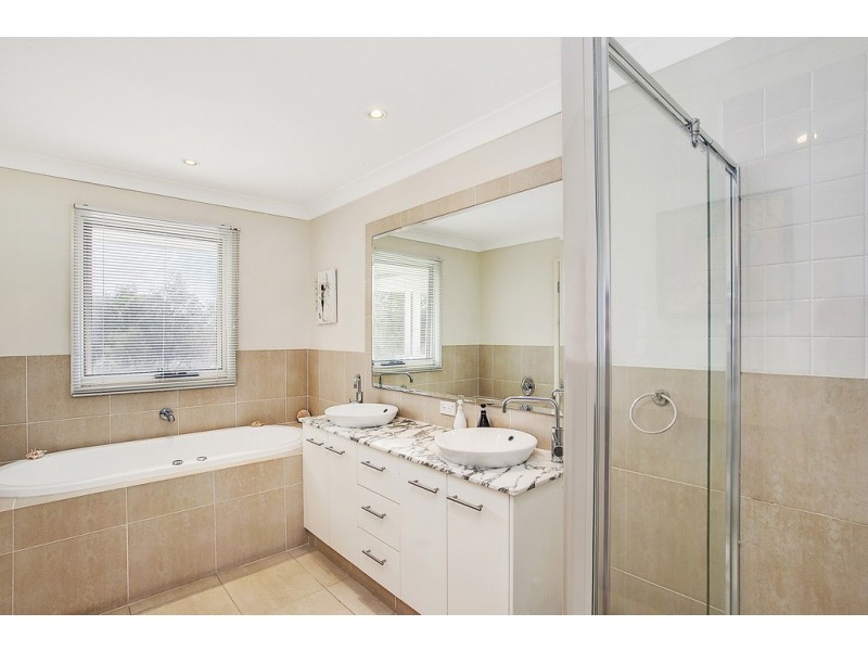 194 Easthill Drive, Robina QLD 4226