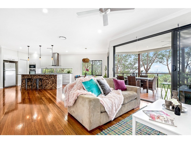 17 John Francis Drive, Carrara QLD 4211